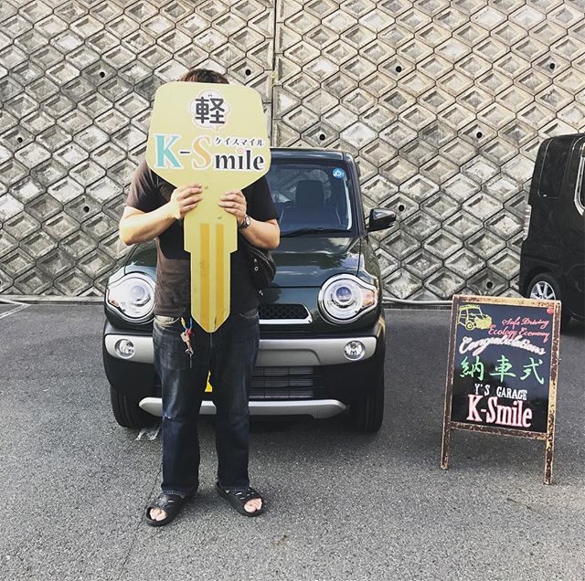Ｋ様、納車おめでとうございます✨
カーキのハスラーとってもかっこいいです??
ハスラーとっても運転しやすいお車ですので、是非色んな場所へお出かけを楽しんでいただきたいです??