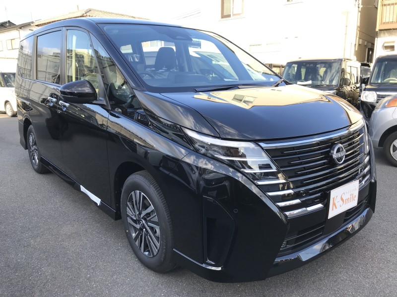 ニッサン セレナ 2枚目