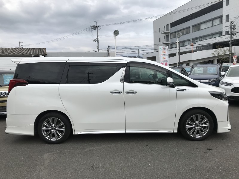 トヨタ アルファード 3枚目