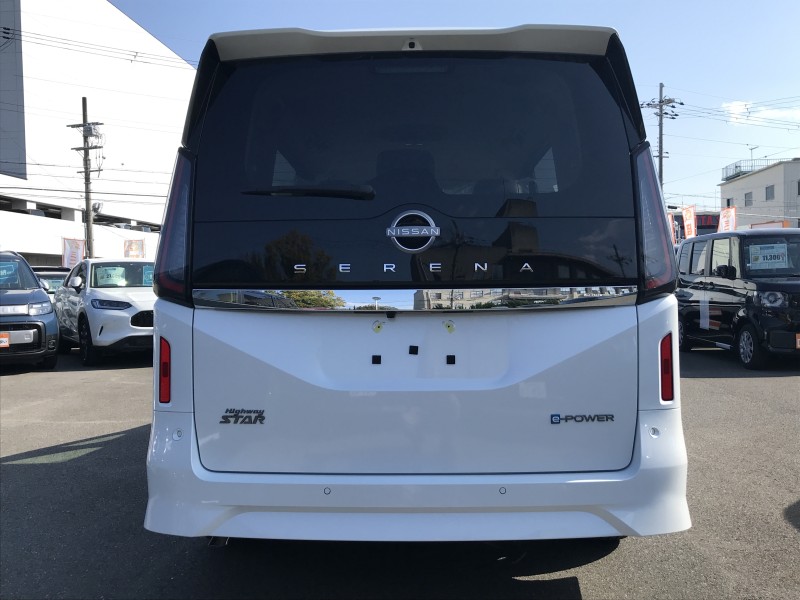 ニッサン セレナ 5枚目