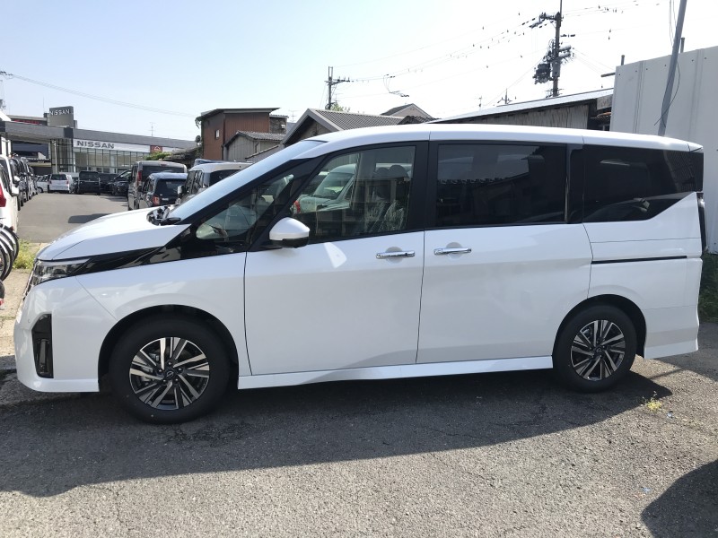 ニッサン セレナ 10枚目