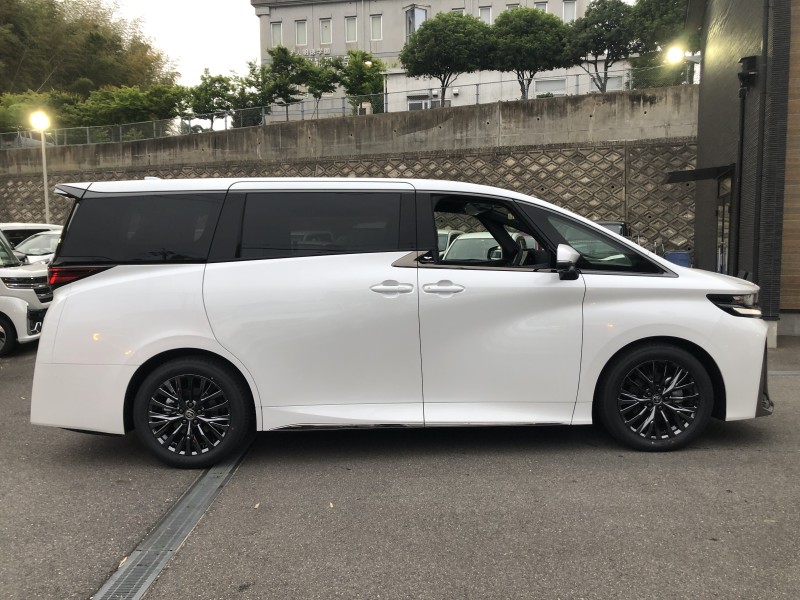 トヨタ ヴェルファイア 4枚目
