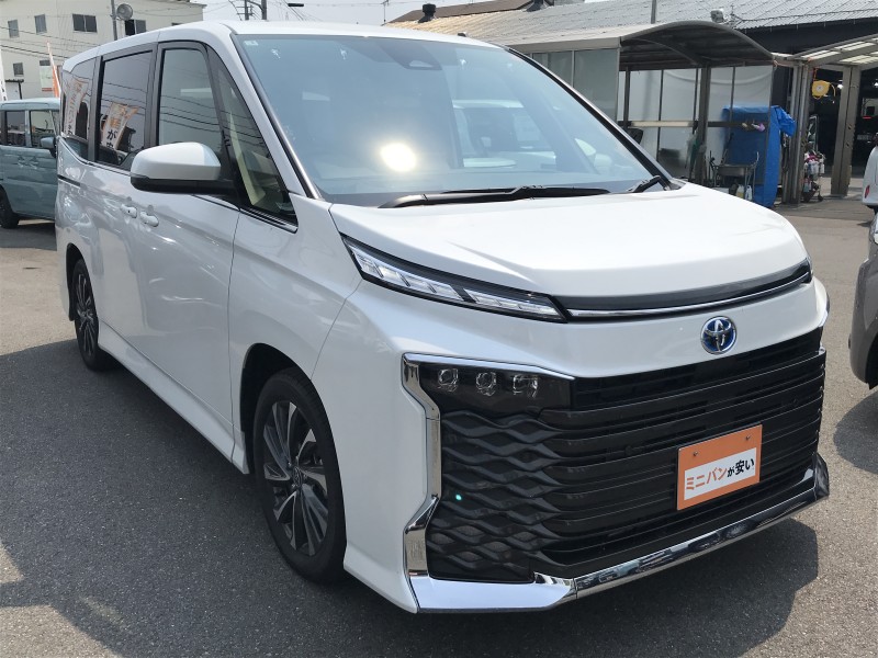 トヨタ ヴォクシー 2枚目
