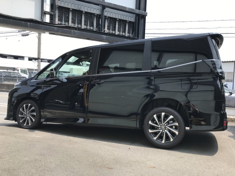 トヨタ ヴォクシー 9枚目