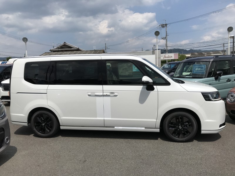 ホンダ ステップワゴンスパーダ 3枚目