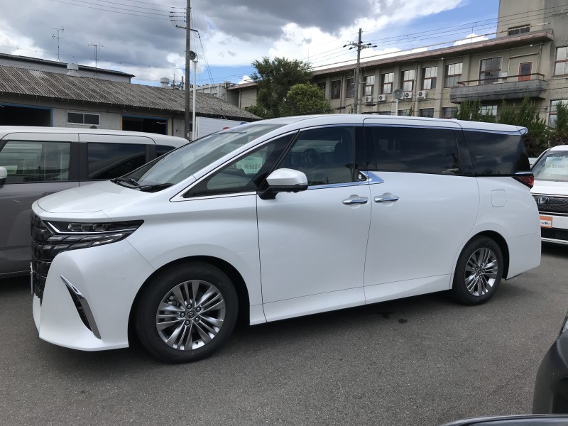 トヨタ アルファード 11枚目