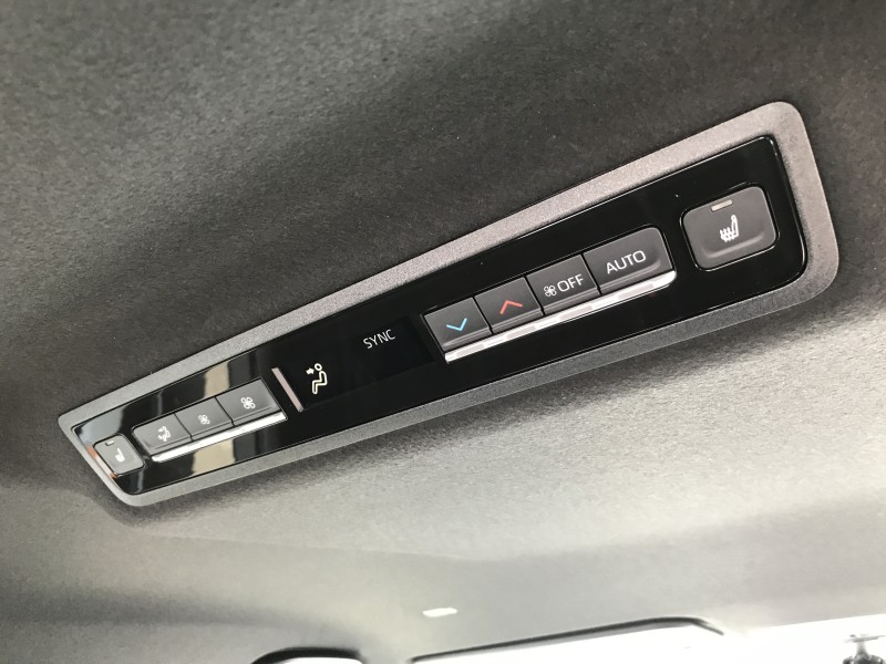 トヨタ ノア 8枚目