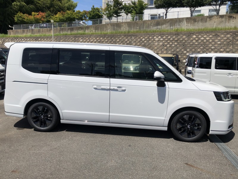 ホンダ ステップワゴンスパーダ 3枚目