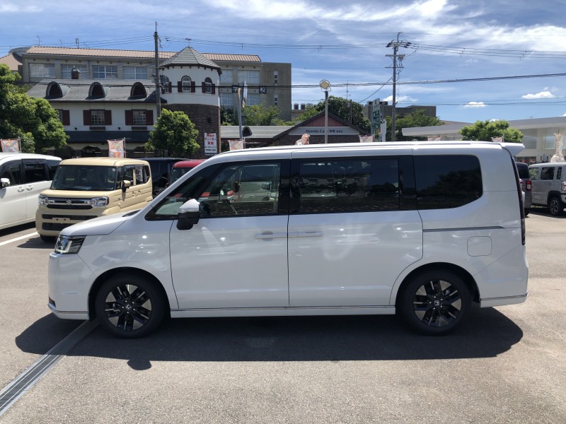 ホンダ ステップワゴンスパーダ 7枚目