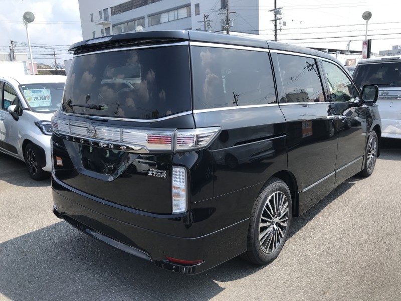 ニッサン エルグランド 4枚目