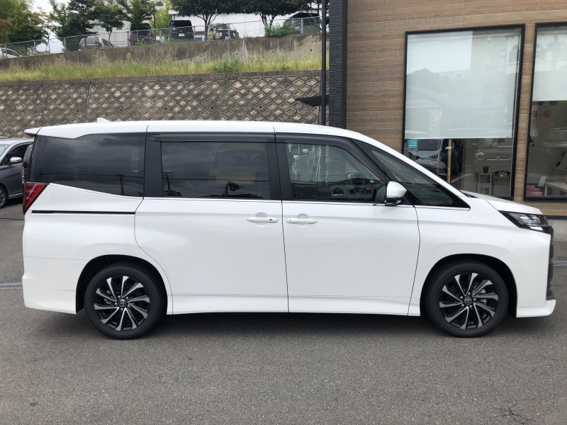 トヨタ ノア 3枚目