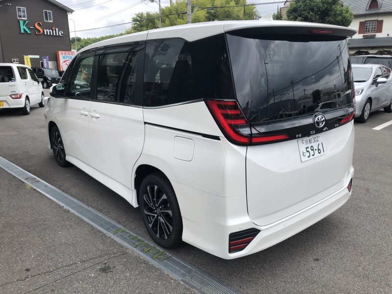 トヨタ ノア 6枚目
