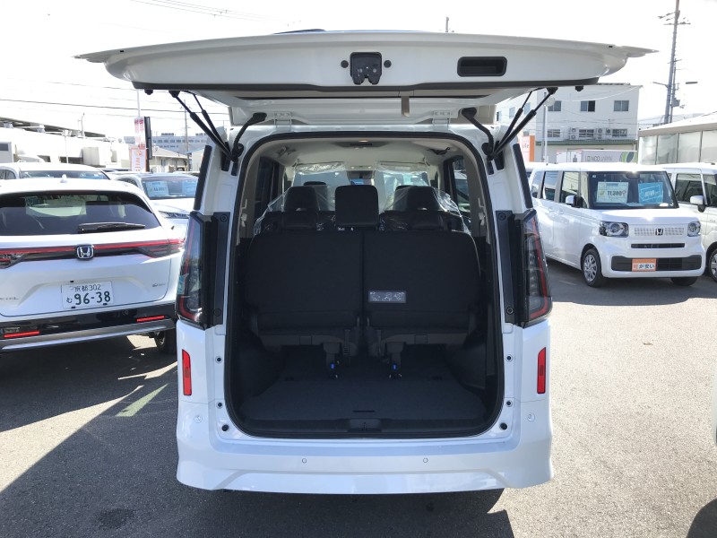 ニッサン セレナ 6枚目