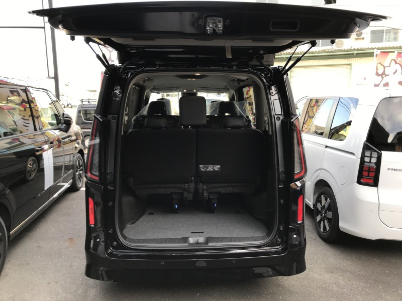 ニッサン セレナ 5枚目