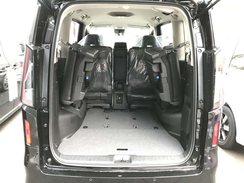 ニッサン セレナ 6枚目