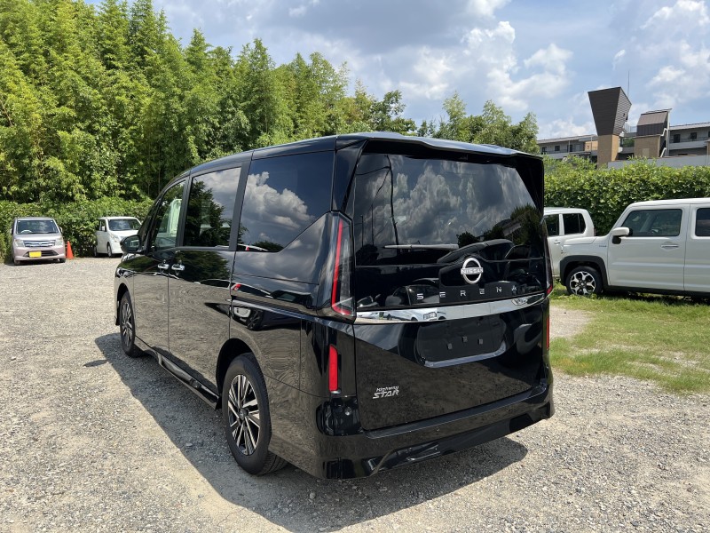 ニッサン セレナ 6枚目