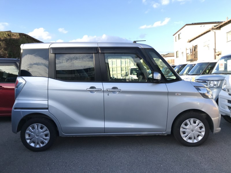 ニッサン デイズルークス 3枚目