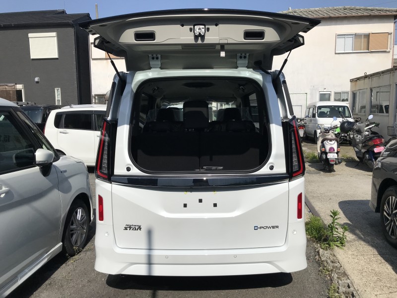 ニッサン セレナ 9枚目