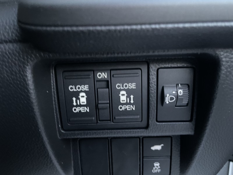 ホンダ ステップワゴンスパーダ 18枚目