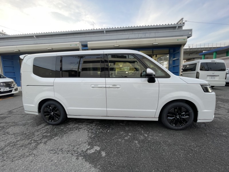 ホンダ ステップワゴンスパーダ 3枚目