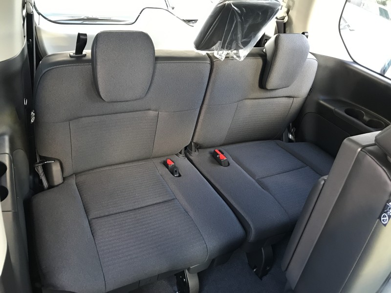 ニッサン セレナ 15枚目