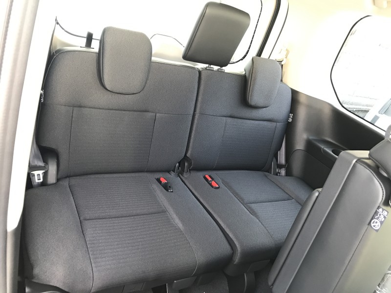 ニッサン セレナ 15枚目