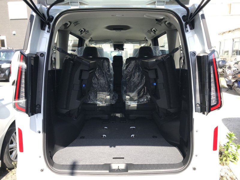 ニッサン セレナ 8枚目