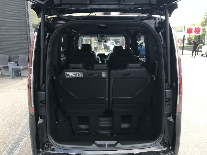 ホンダ ステップワゴンスパーダ 9枚目