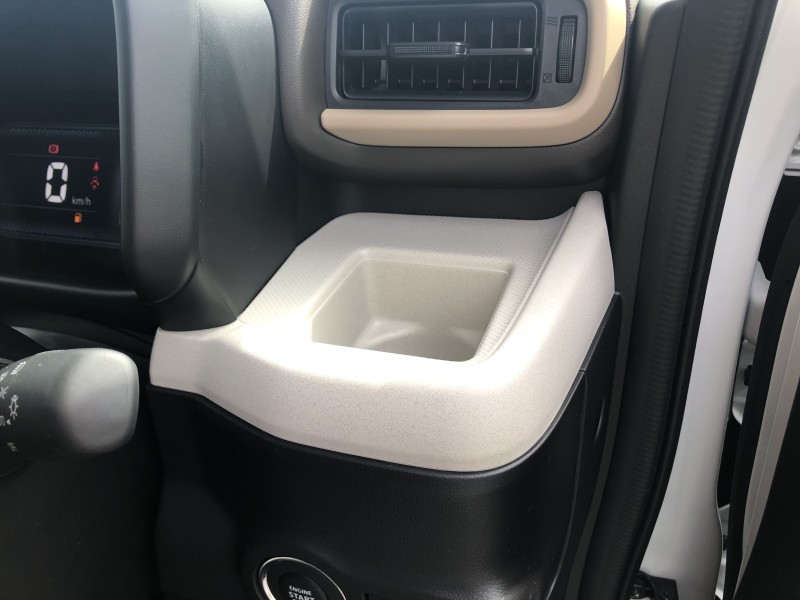 スズキ スペーシア 13枚目