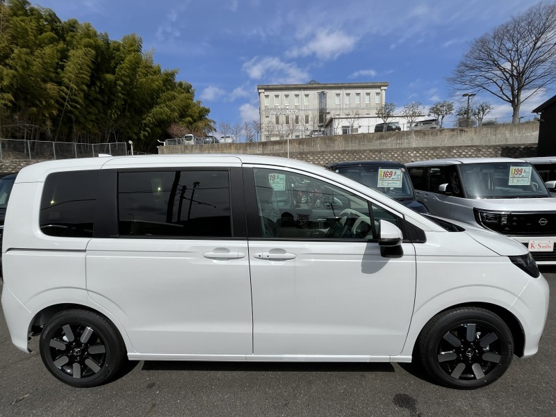 ホンダ フリード 3枚目