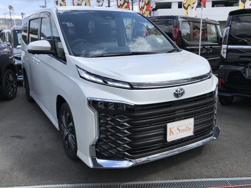 トヨタ ヴォクシー 2枚目