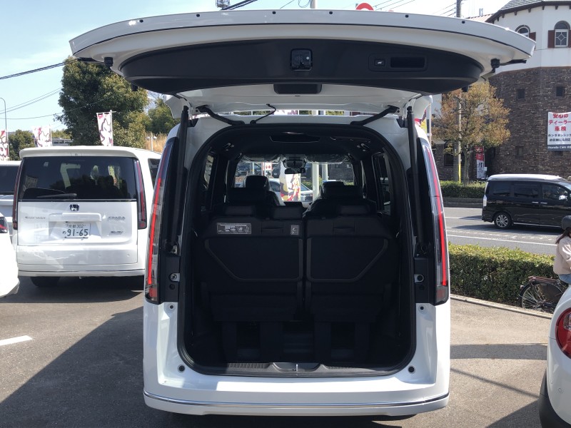 ホンダ ステップワゴンスパーダ 10枚目