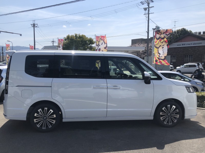 ホンダ ステップワゴンスパーダ 3枚目