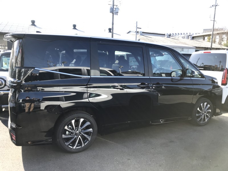 トヨタ ヴォクシー 3枚目