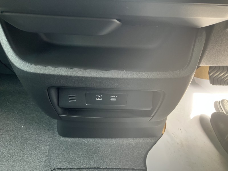 ニッサン セレナ 16枚目