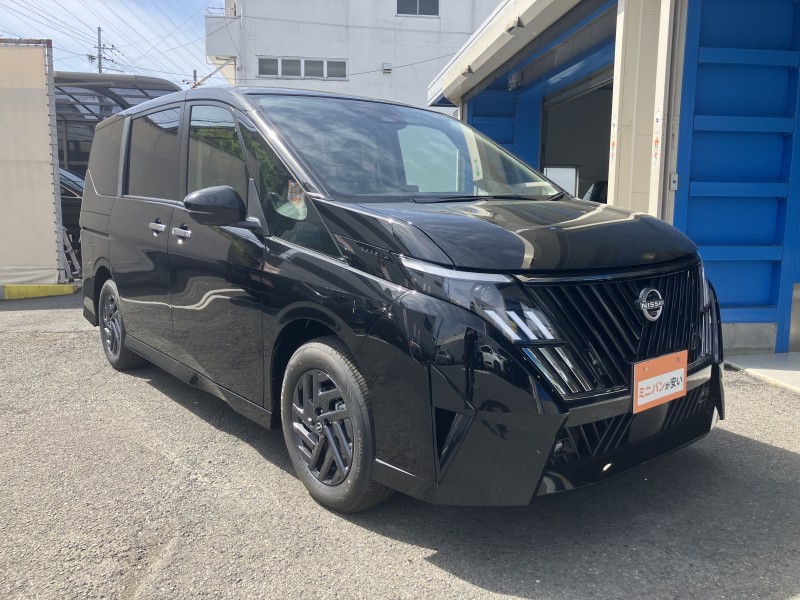 ニッサン セレナ 2枚目