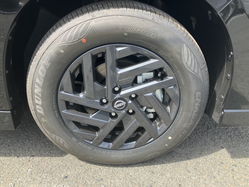 ニッサン セレナ 4枚目