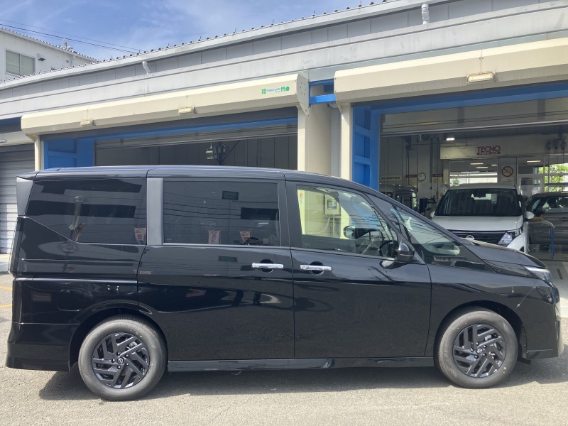 ニッサン セレナ 5枚目