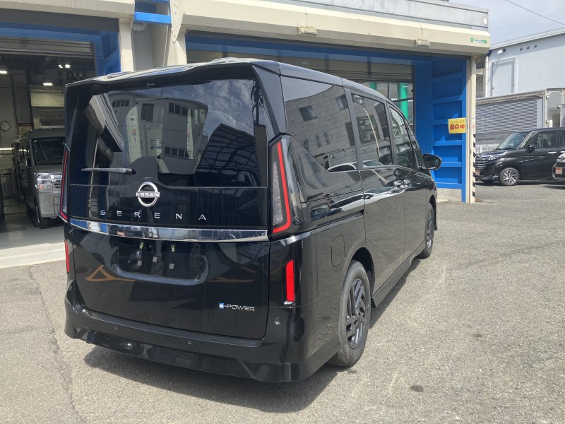 ニッサン セレナ 6枚目