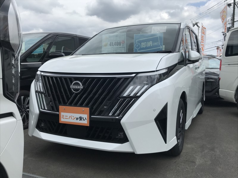 ニッサン セレナ 2枚目