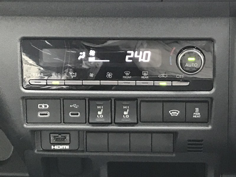 トヨタ ハイエース 6枚目