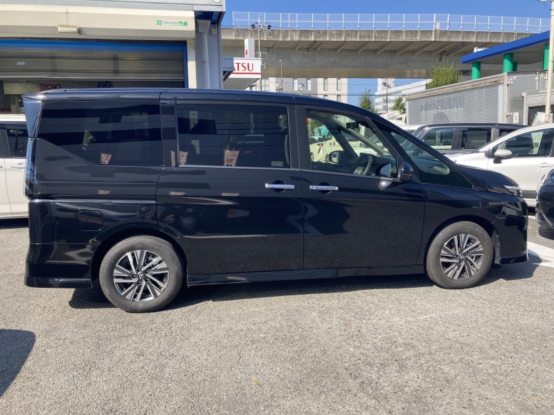 ニッサン セレナ 9枚目