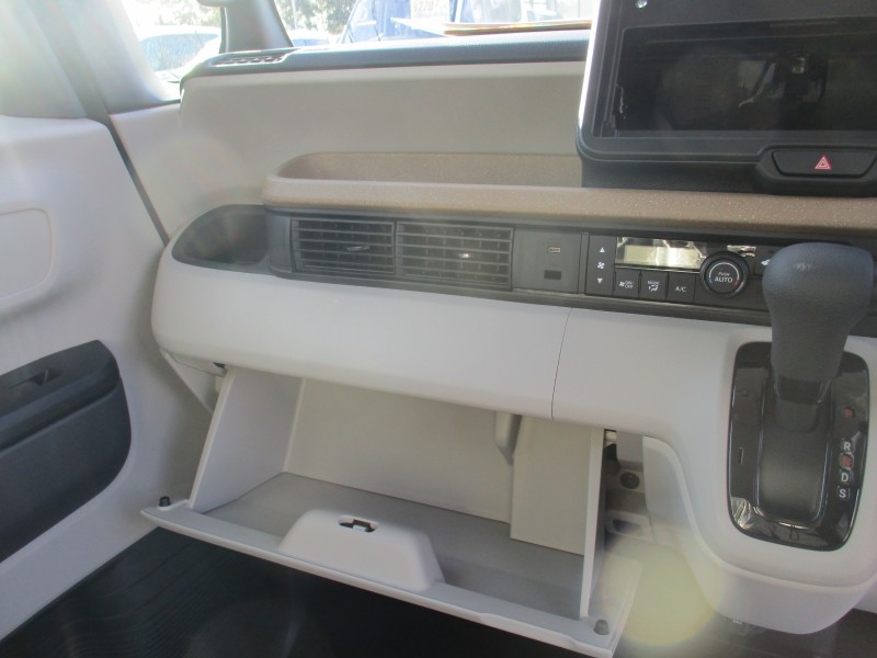 ホンダ N BOX 18枚目