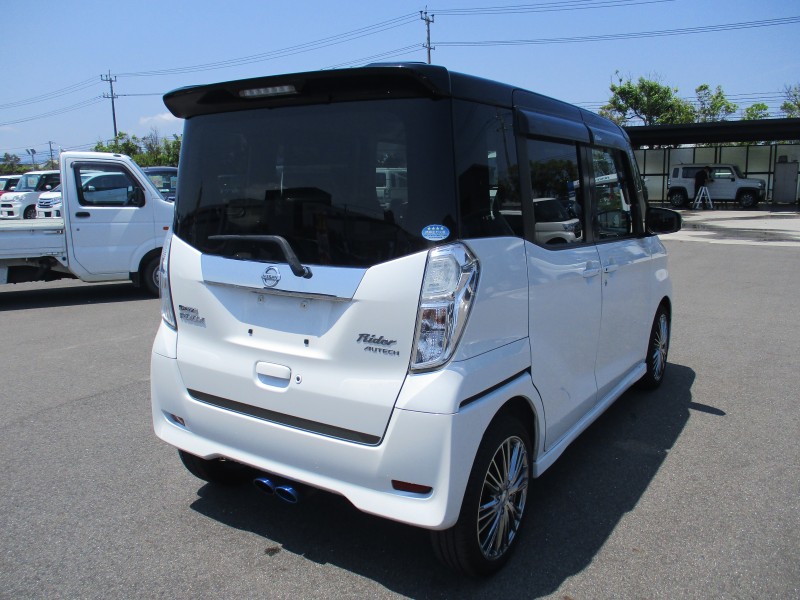 ニッサン デイズルークス 4枚目