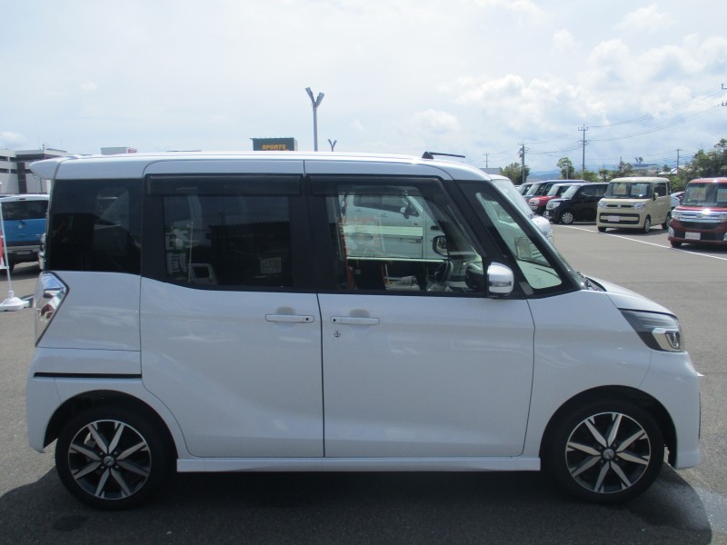 ニッサン デイズルークス 3枚目