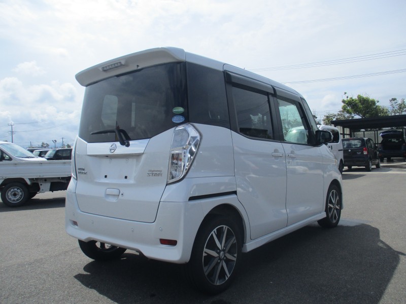 ニッサン デイズルークス 4枚目