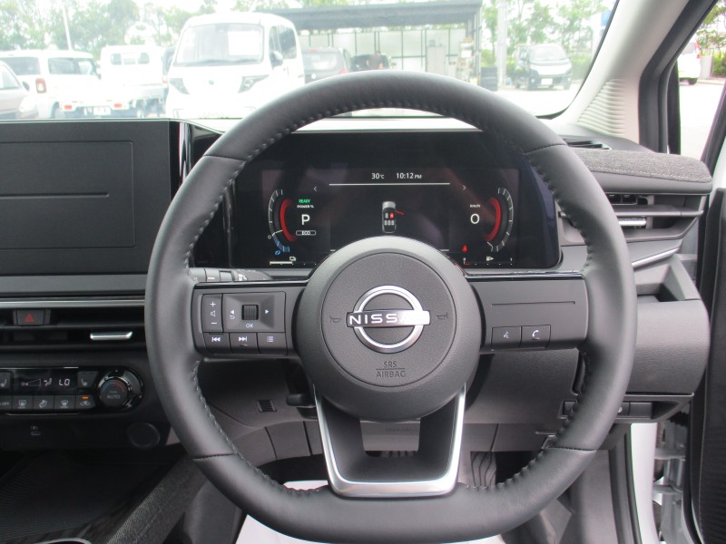 ニッサン ノートオーラ 13枚目