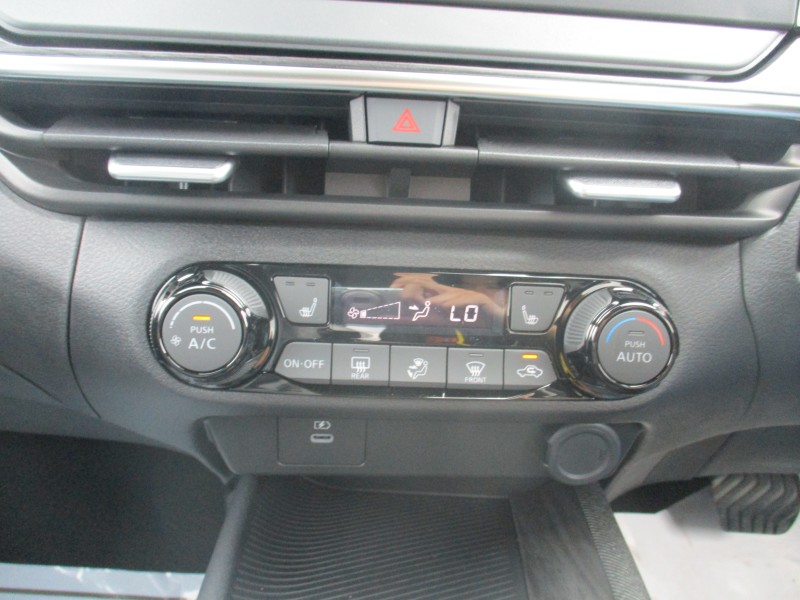 ニッサン ノートオーラ 18枚目