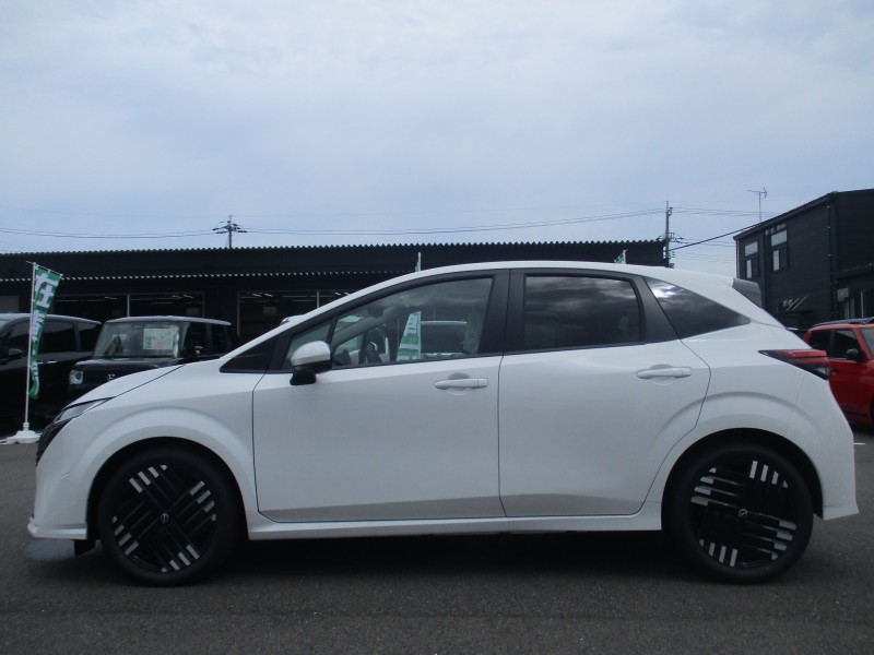 ニッサン ノートオーラ 7枚目