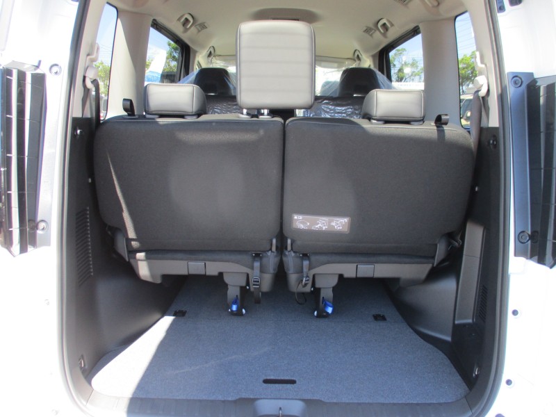 ニッサン セレナ 9枚目